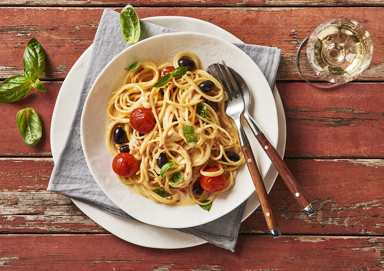 Spaghetti mit mediterraner Käsesauce | Hochland Käse Rezepte